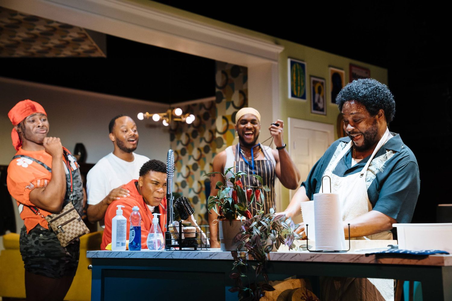 The Hot Wing King | National Theatre