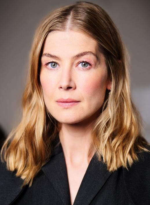 Rosamund Pike photo portrait